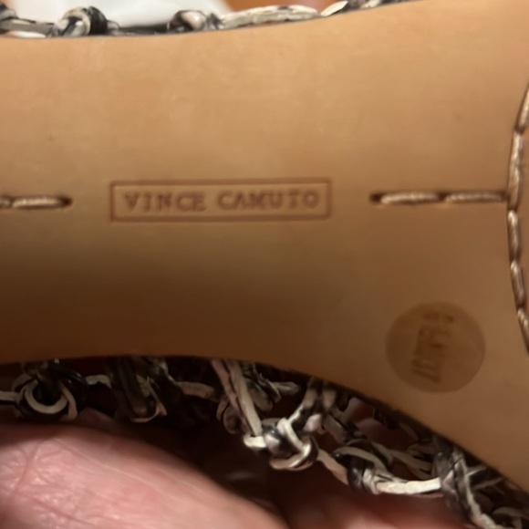 Vince Camuto Arindal Cut Out Peeptoe Bootie New Without Tag Women’s size 6&1/2 M - Picture 14 of 14